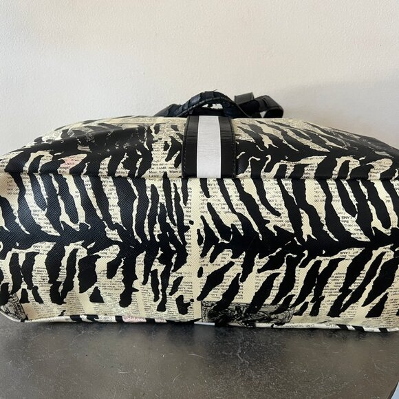 $300 Y2K L.A.M.B BY GWEN STEFANI NEWSPAPER ANIMAL PRINT TOTE LARGE - Picture 10 of 14